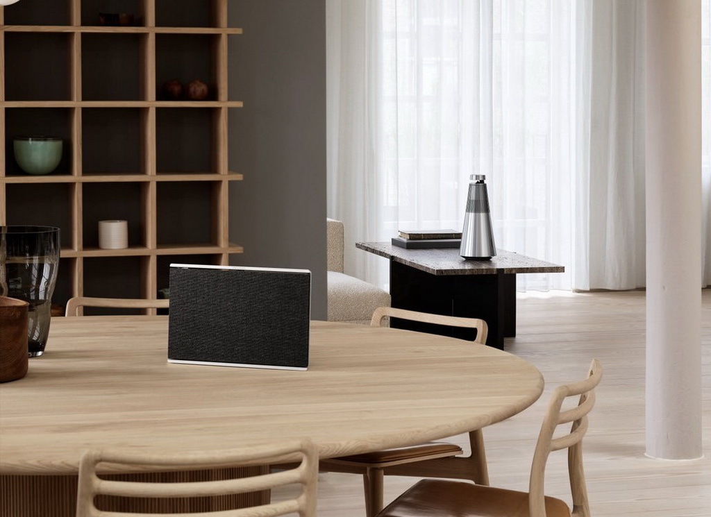 Bang Olufsen Beosound Level 1 13.jpg Bang Olufsen Beosound Level 1 13.jpg