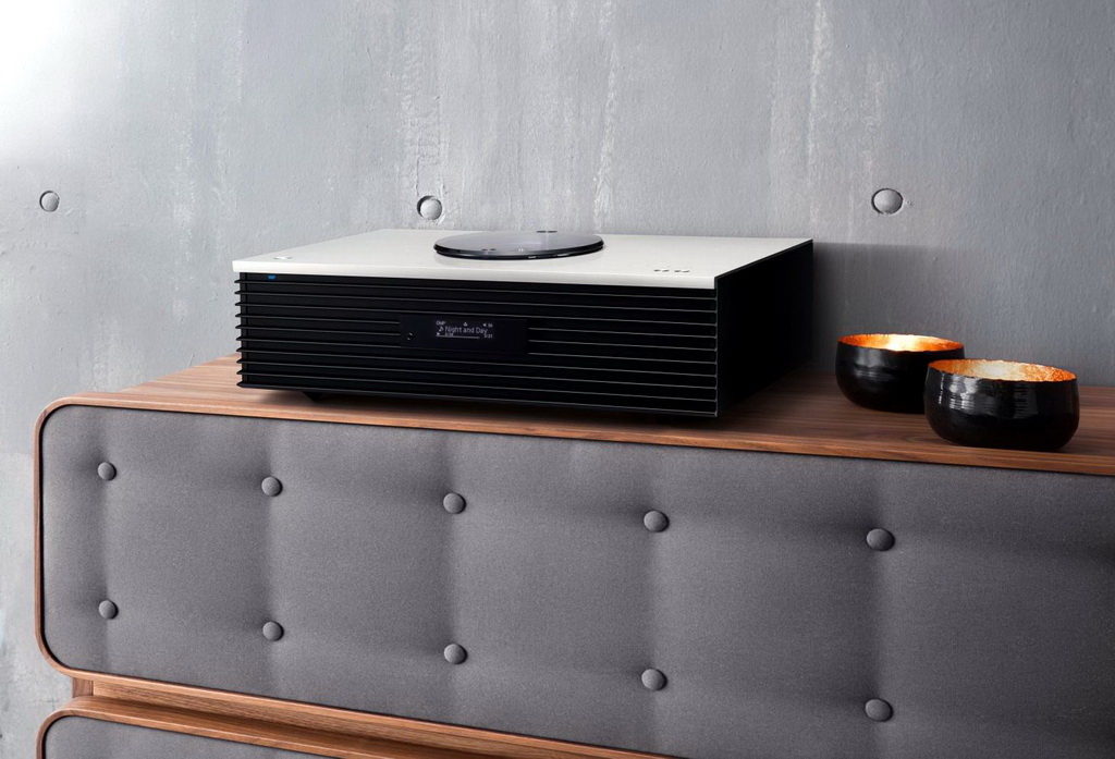 Technics-SC-C70-LifeStyle-2.jpg Technics-SC-C70-LifeStyle-2.jpg