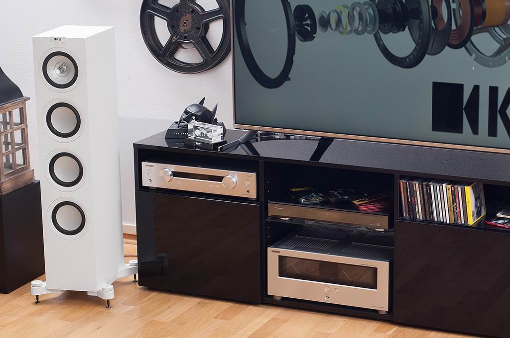 KEF-Q550-01.jpg KEF-Q550-01.jpg