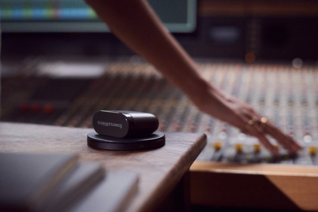 Bowers & Wilkins PI5