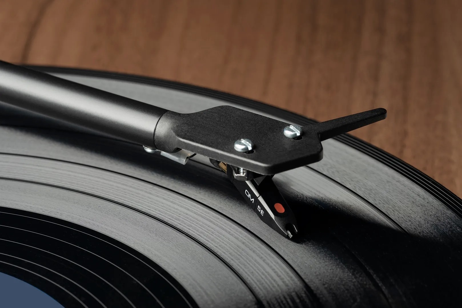 Pro-Ject E1 - new budget turntable