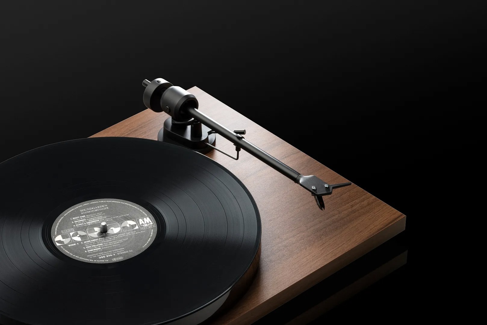 Pro-Ject E1 - new budget turntable