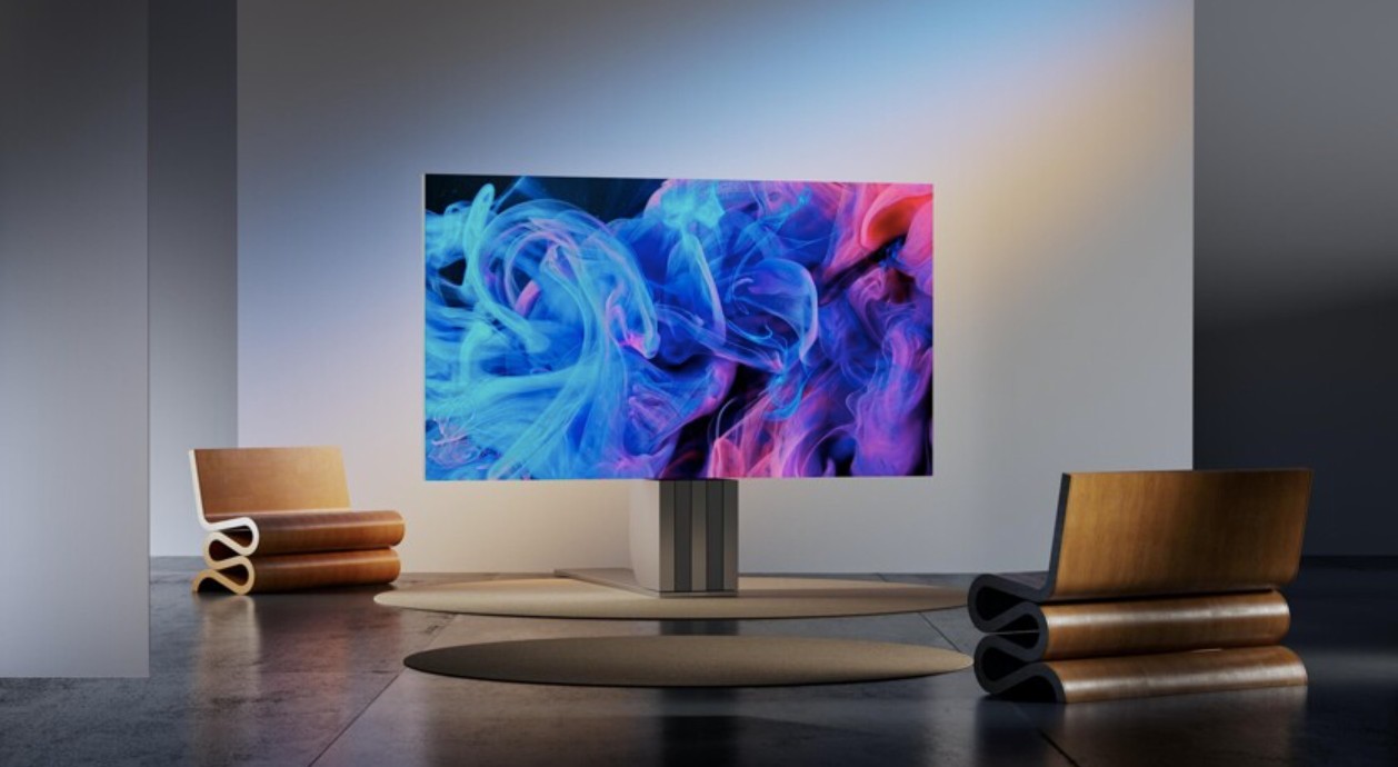 C Seed N1 is a TV with a futuristic unfolding mechanism and a 3840 Hz screen.