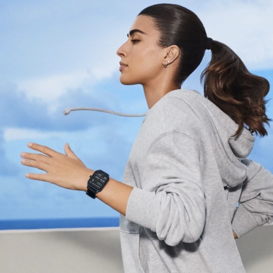 A CHEAP SMARTWATCH WITH UP TO A MONTH OF BATTERY LIFE
