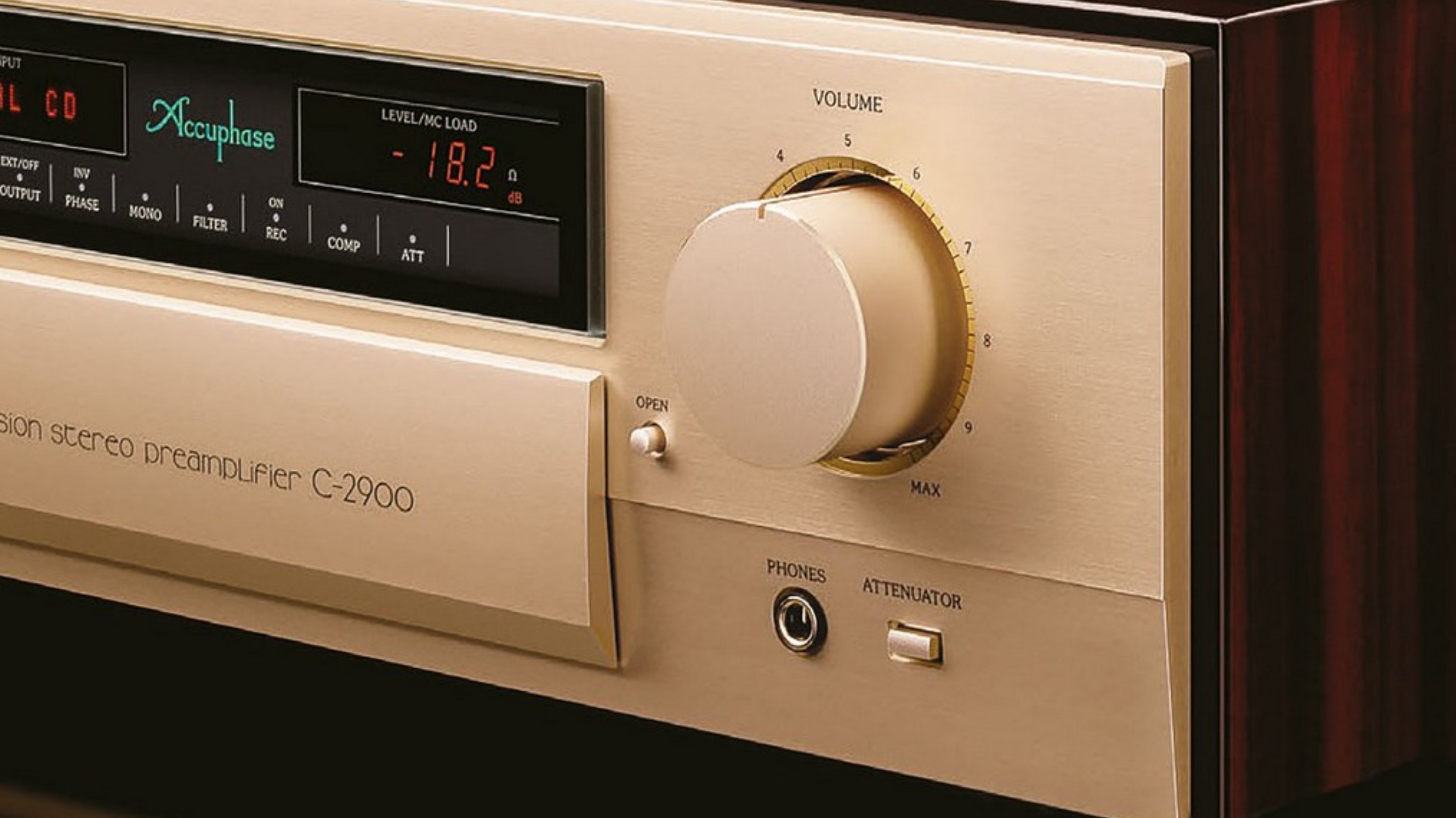 Accuphase C-2900