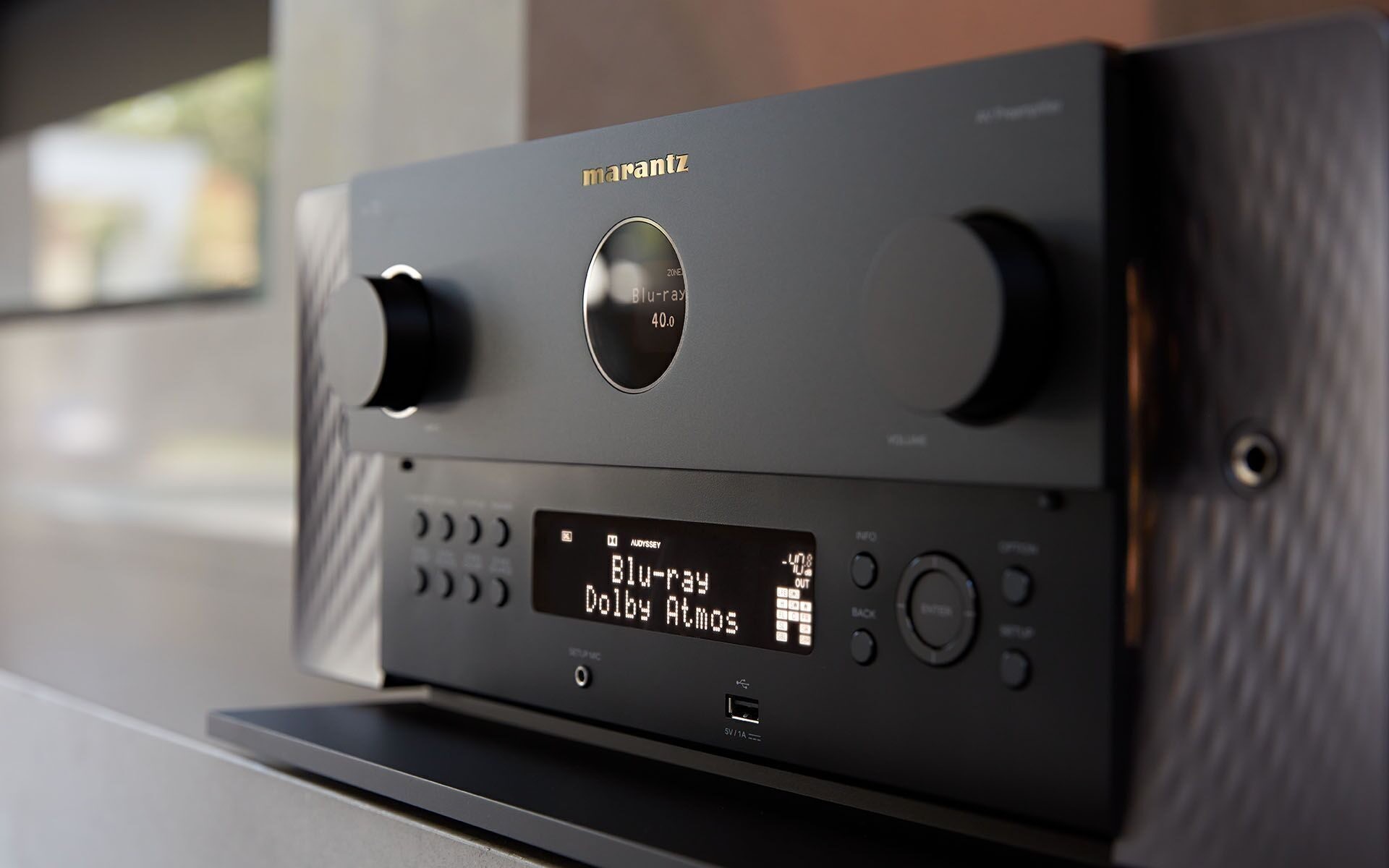 Marantz AV 10 preamplifier and Marantz AMP 10 amplifier