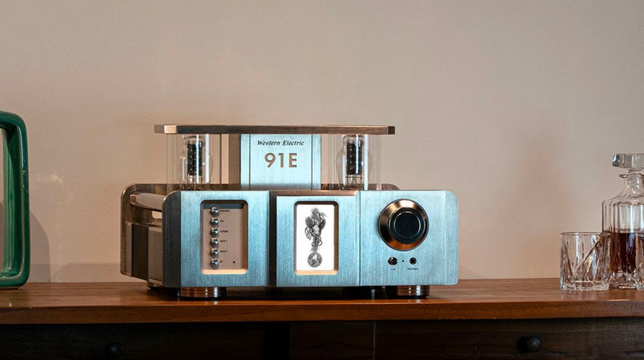 Integrated stereo amplifier Western Electric 91E on modern triodes 300V