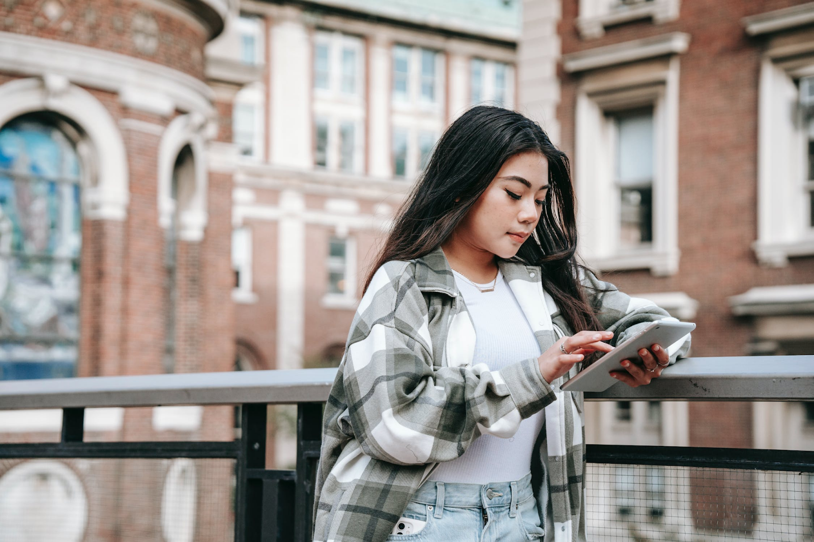 Managing Data Usage: 12 Tips and Tricks to Stay Within Your Plan
