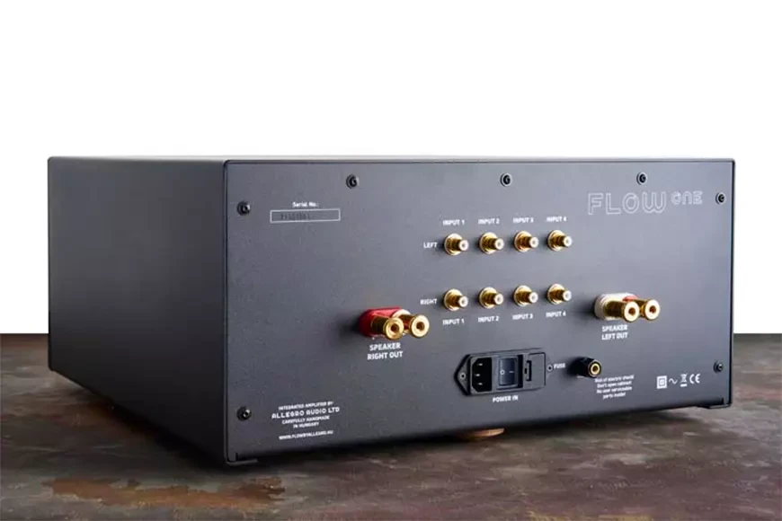 FLOW ONE integrated amplifier