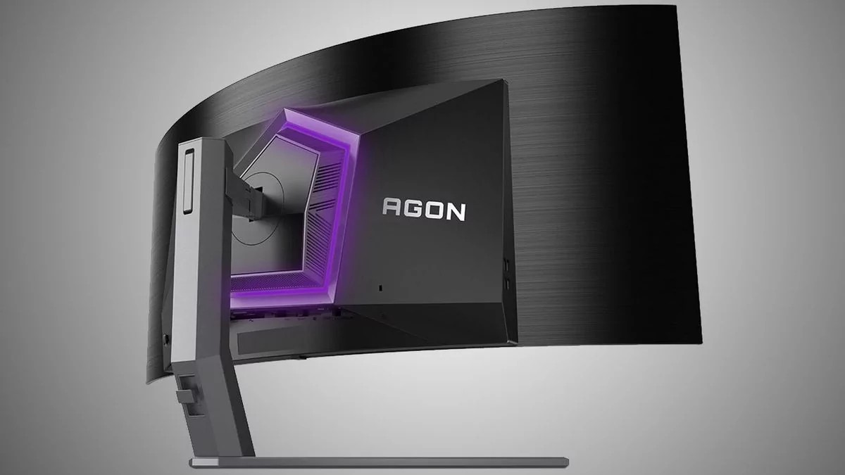 OLED, 240 HZ AND 44 INCHES: AOC INTRODUCED A SLIGHTLY CURVED GAMING MONITOR