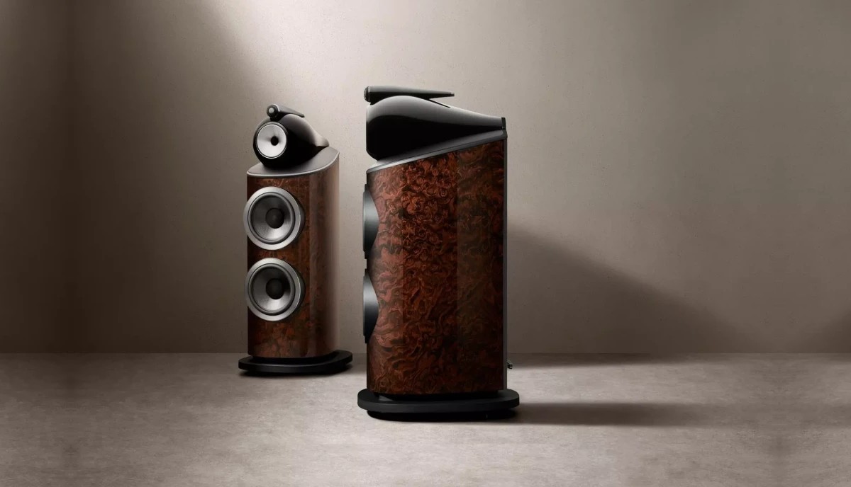 Bowers & Wilkins 800 Signature: Two exclusive models in luxurious finishes 30 Bowers & Wilkins 800 Signature