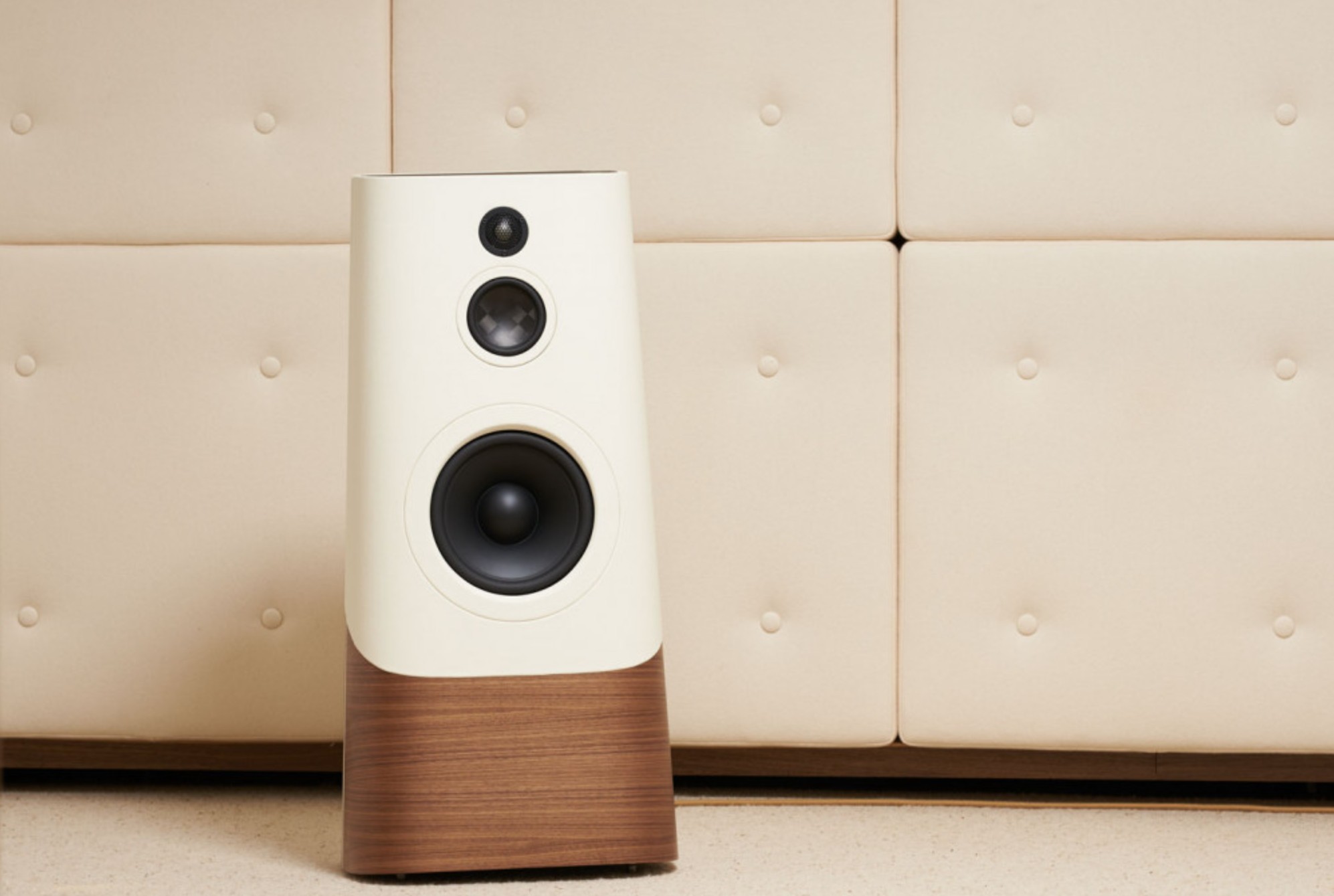 Davone Reference 1: Flagship speakers from Denmark 7 Davone Reference 1