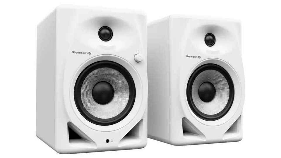 Pioneer DJ Launches Three DM Tabletop Speakers with Updated Amplification 30 Pioneer DJ Launches Three DM Tabletop Speakers with Updated Amplification