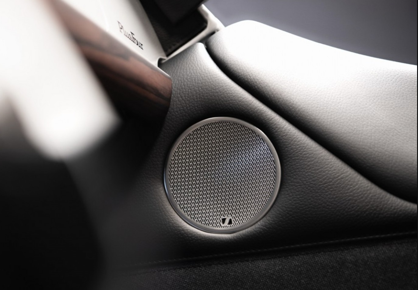 Sennheiser equips Morgan Plus Four and Morgan Plus Six cars with its acoustics 27 Sennheiser equips Morgan Plus Four and Morgan Plus Six cars with its acoustics