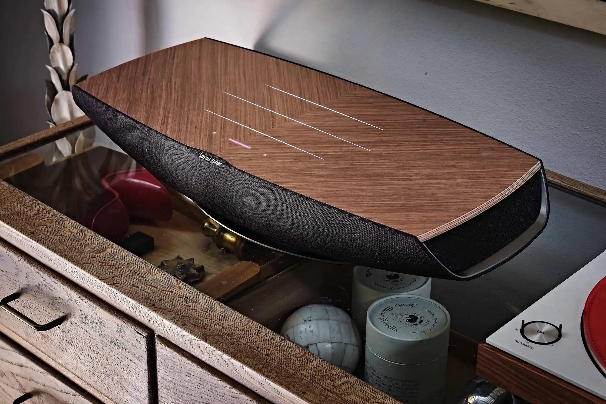 Sonus Faber Omnia is a stylish all-in-one hi-fi system 7 Sonus Faber Omnia
