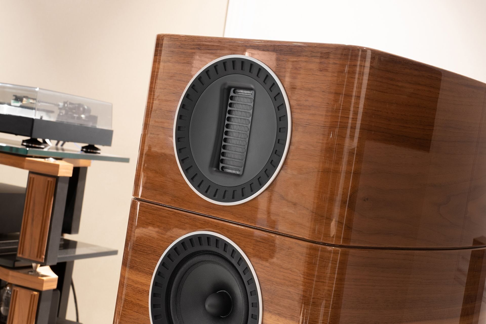 Wharfedale Elysian 4: On the way to the land of high-end 7 Pasted