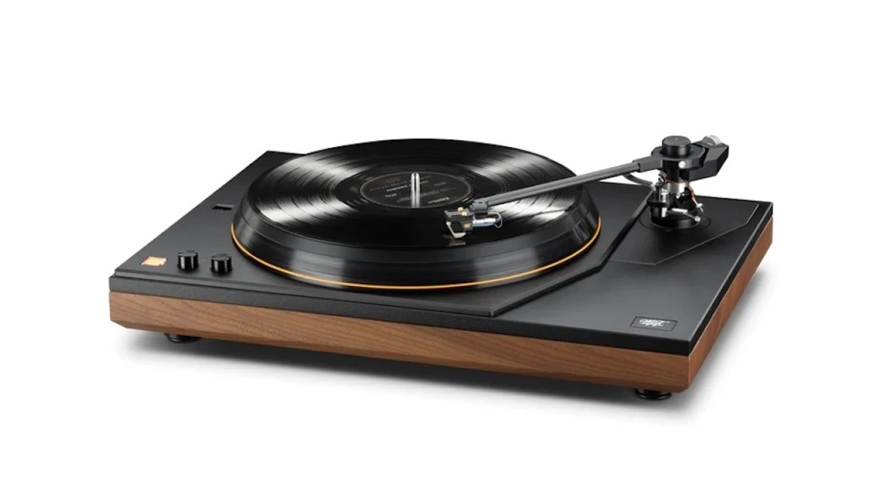 MoFi Electronics unveils new MasterDeck turntable priced at $6000 30 MoFi Electronics MasterDec
