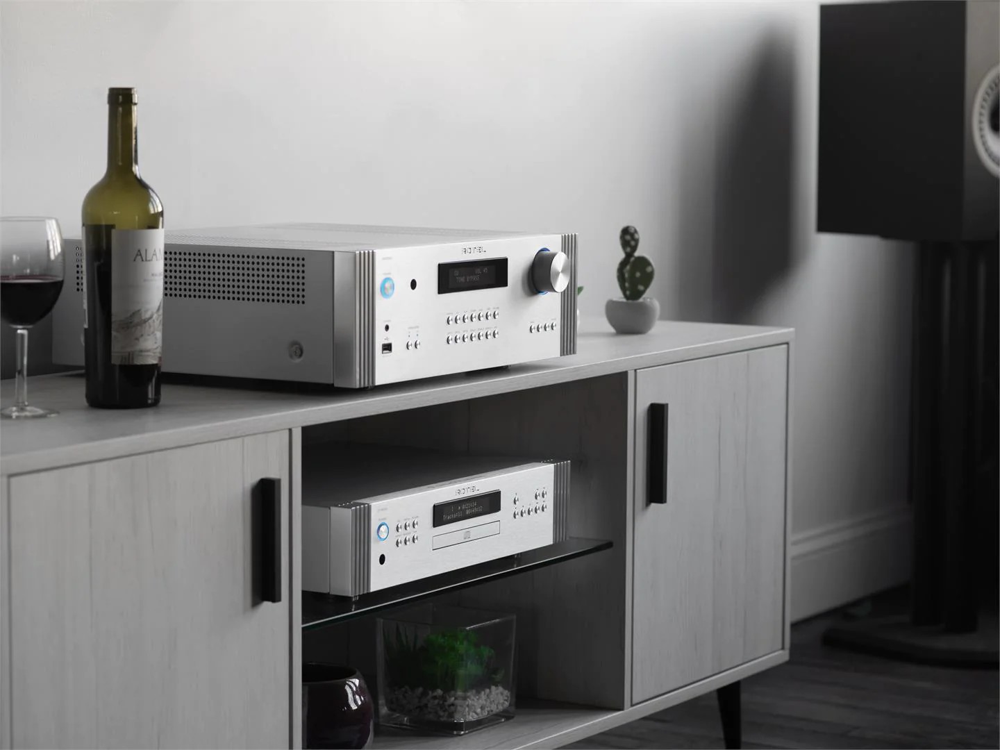Rotel RA-6000 and DT-6000: Anniversary pair integral-DAC Transport 7 rotel ra-6000
