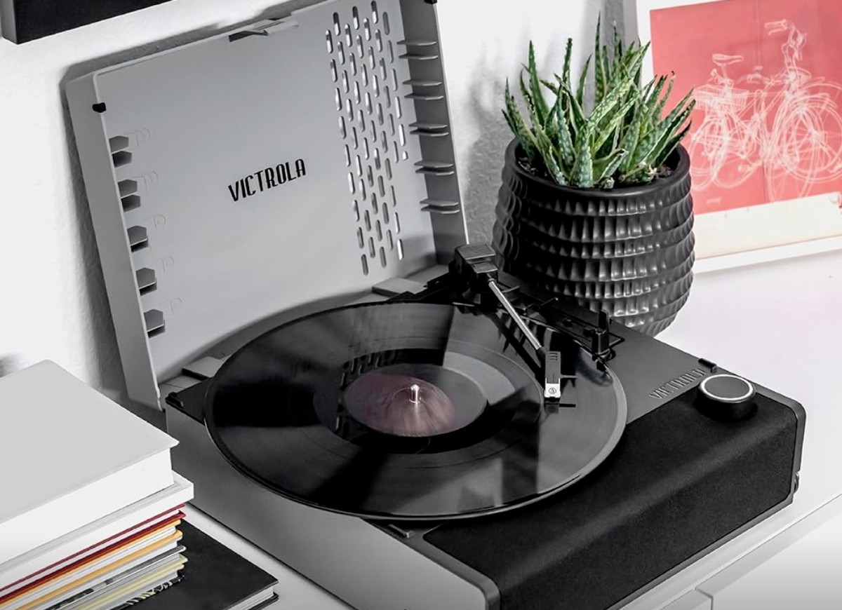 Victrola Revolution GO: Portable turntable with Bluetooth 7 Victrola Revolution GO - portable turntable with Bluetooth