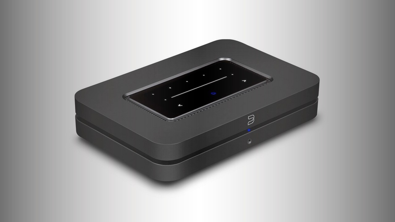 BlueSound Node N130: Compact streamer with a touch control panel built into its top part 26 BlueSound Node N130