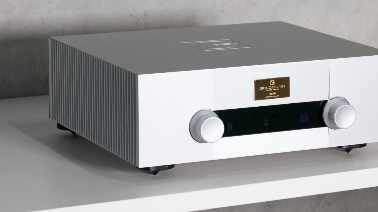 Goldmund Telos 690: Powerful integrated amplifier with analog and digital inputs 29 GOLDMUND TELOS 690