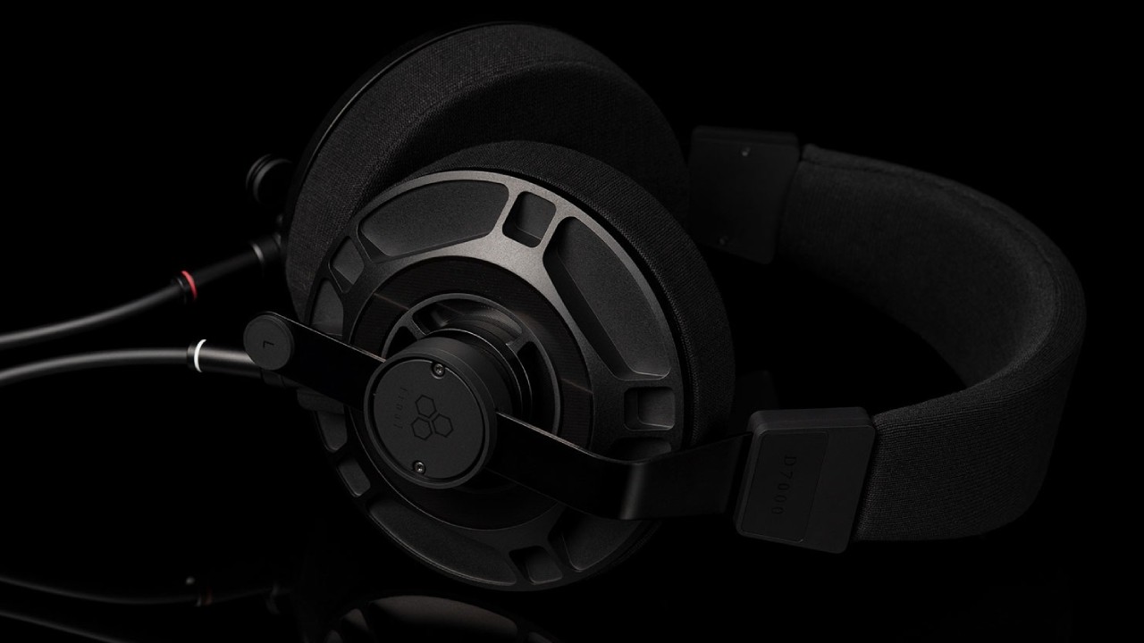 Final D7000: Over-ear headphones with a unique AFDS planar magnet driver 36 FINAL D7000