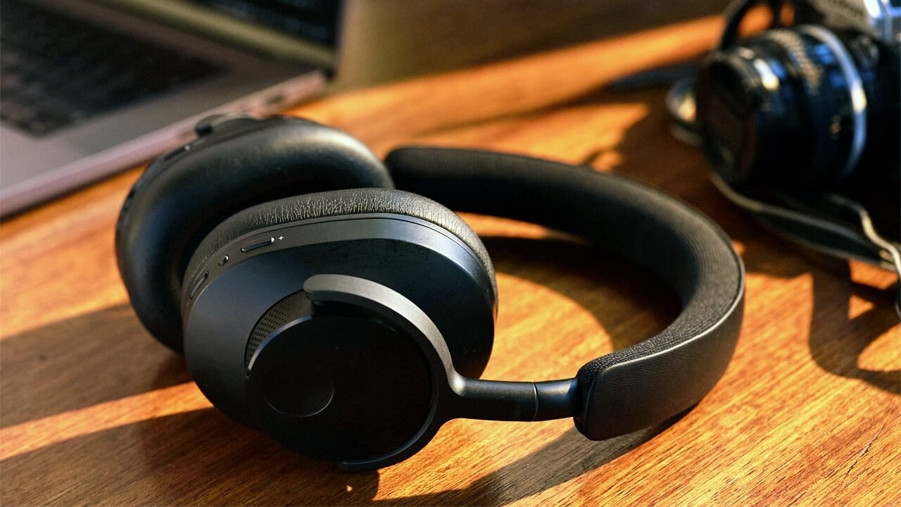 Melomania P100: Wireless over-ear headphones from Cambridge Audio 32 Cambridge Audio launches its first wireless over-ear headphones with the Melomania P100