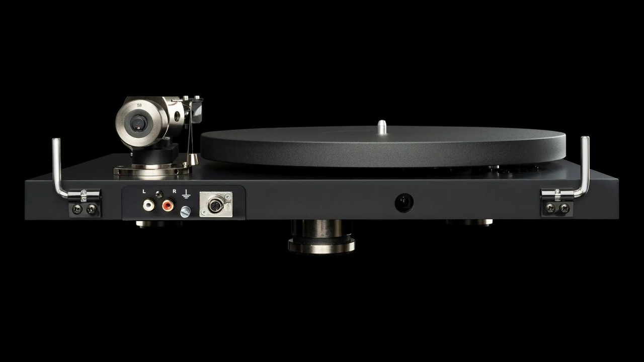 Pro-Ject Announces Debut Pro B Balanced Circuit Turntable 30 Pro-Ject Announces Debut Pro B Balanced Circuit Model