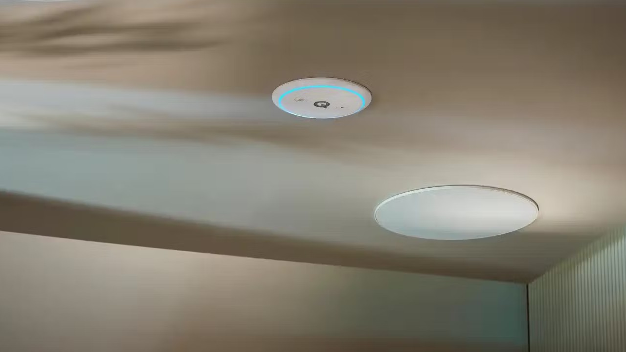Q Acoustics E300A: a compact amplifier designed for effortless installation in the ceiling 28 Q Acoustics E300A