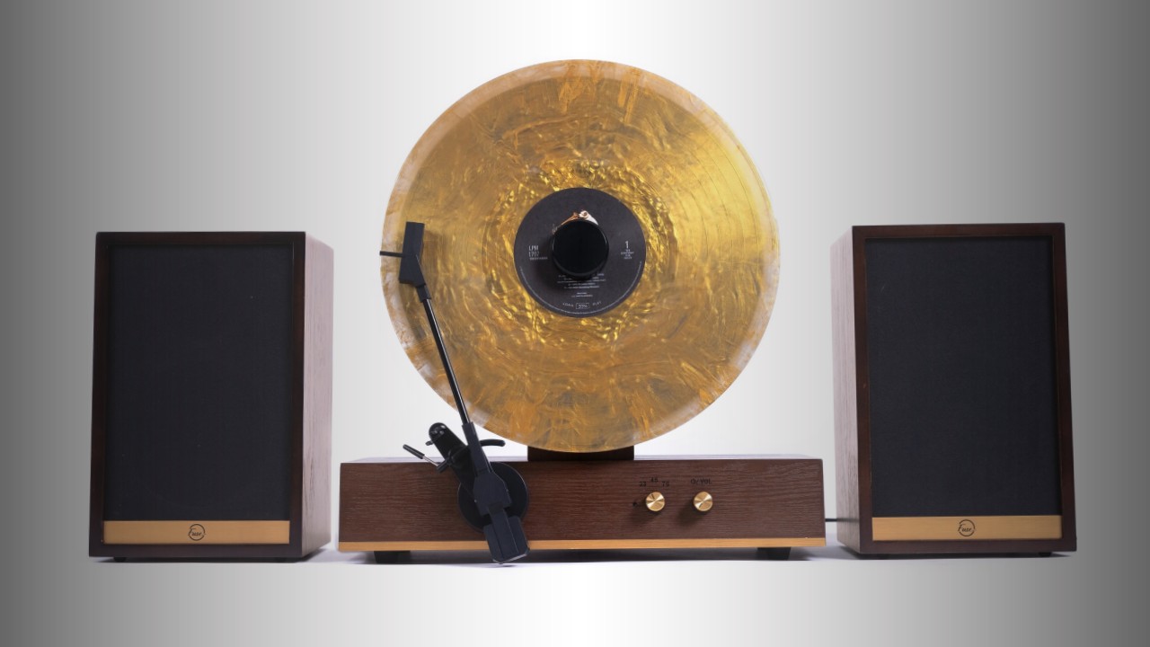 Fuse Audio GLD: A Vertical Vinyl Record Player with a vintage design 29 Fuse Audio GLD