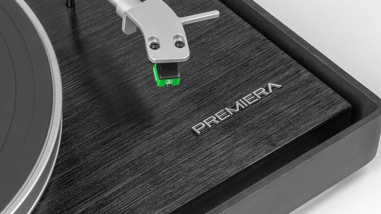 Premiera Alfa: A high-quality record player offered at a budget-friendly price 26 Premiera Alfa: A high-quality record player offered at a budget-friendly price