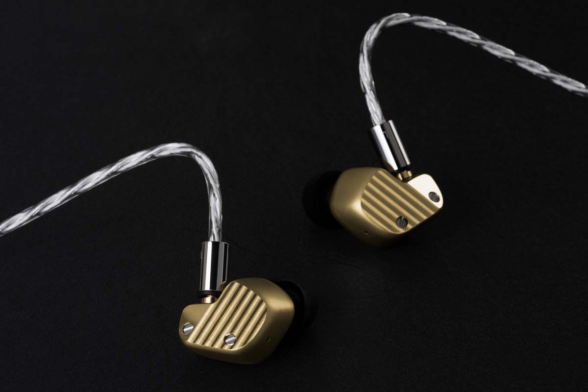 Final Audio A10000: Luxury In-Ear Headphones with Stainless Steel Design & Diamond Diaphragm 7 Final Audio A10000