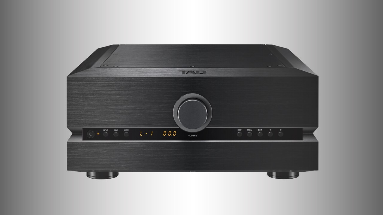 TAD A1000: Impressive Integrated Amplifier with Symmetrical Class D Design 27 TAD A1000