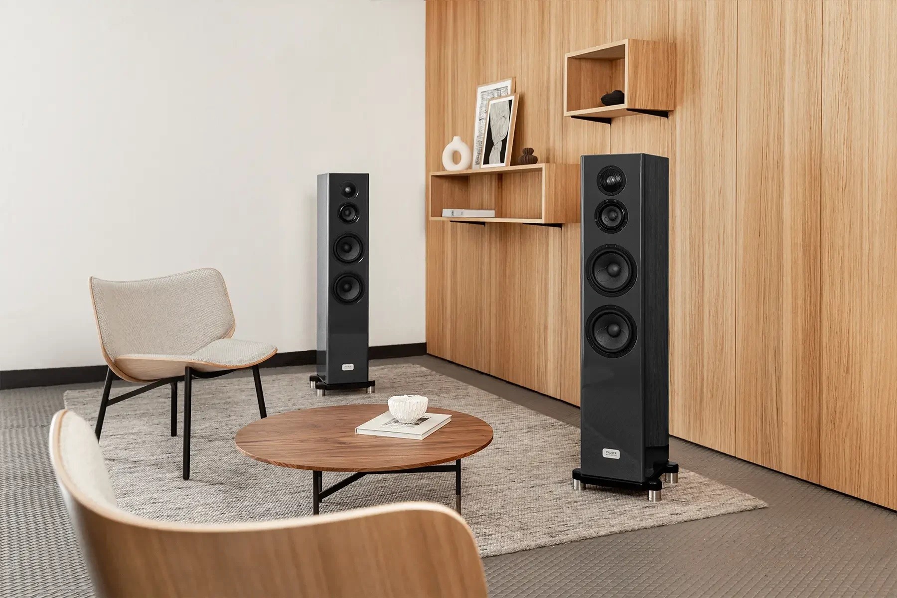 Auer Acoustics Versura V2: High-End Tankwood Floorstanders with Natural Sound Precision 33 Auer Acoustics Versura V2