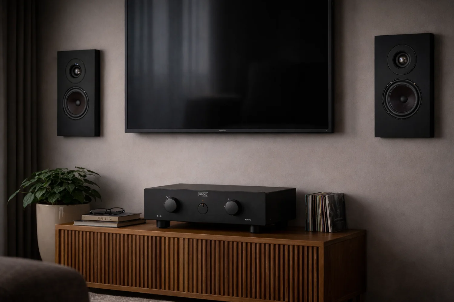 DALI SONIK ON-WALL: Discreet wall speaker with real hi-fi ambitions 38 DALI SONIK ON-WALL is a slim, wall-mounted speaker that delivers genuine hi-fi sound for music and home cinema, with clean design, easy placement, and impressive performance for its size.