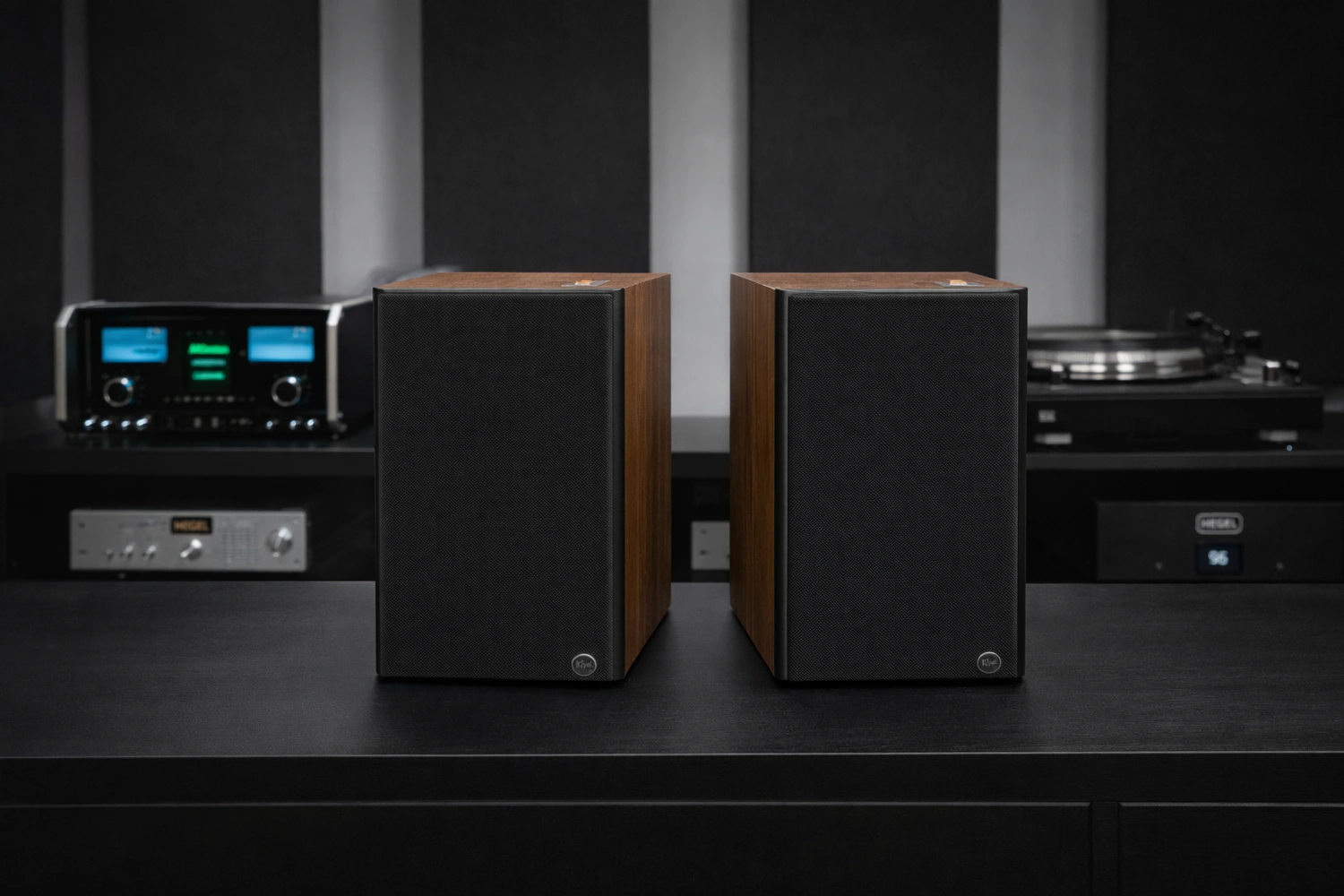 Klipsch The Fives II, Sevens II & Nines II: Upgraded Active Speakers With Onkyo Power 7 The Klipsch Fives II, Sevens II and Nines II combine classic horn sound with new Onkyo electronics and advanced room correction.