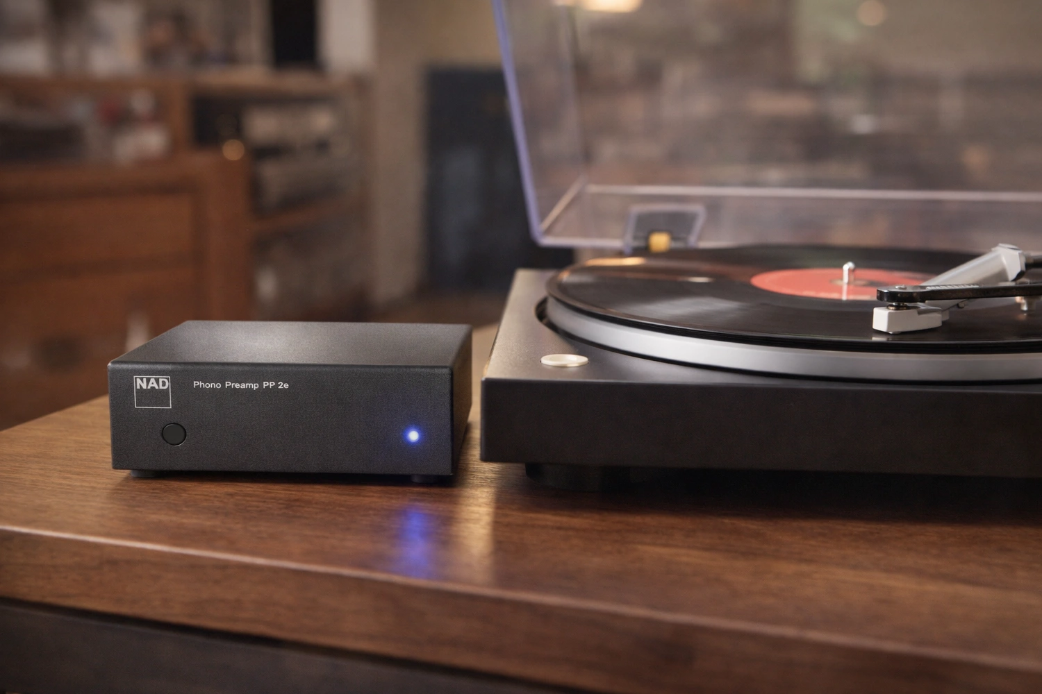 NAD PP 2e: A Compact MM/MC Phono Preamp That Brings Vinyl to Life 34 NAD PP2e is a compact MM/MC phono preamplifier that delivers clean RIAA equalization, low noise, and true vinyl warmth for any turntable system.