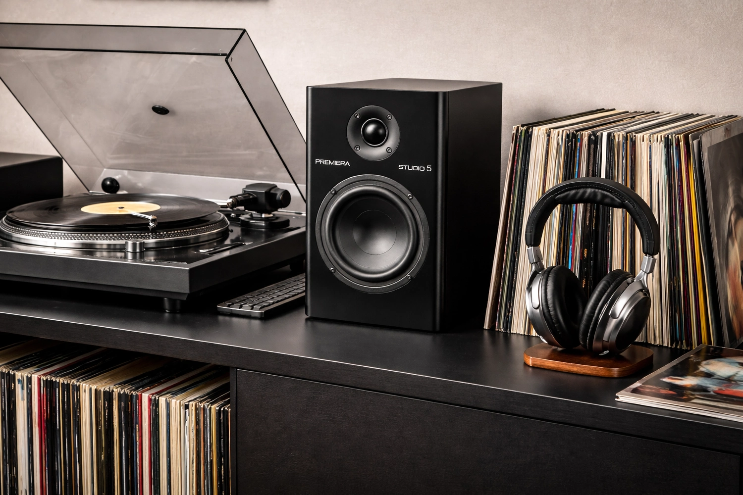 Premiera MS-5 Bookshelf Speakers: Compact Two-Way Monitors with 5.25-Inch Driver and 44 Hz Bass 31 Premiera introduces the MS-5, a compact two-way bookshelf speaker with a 5.25-inch driver, rear bass reflex design, and 44 Hz–20 kHz frequency response for modern stereo systems.