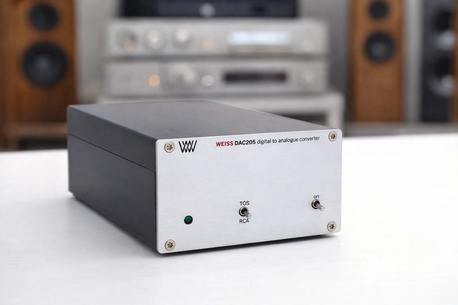 Weiss DAC205 MK2: A Purist DAC Built for Absolute Precision 8 Weiss DAC205 MK2 delivers pure digital-to-analog conversion with ES9028PRO, near-zero impedance, and studio-grade precision—no USB, no distractions, just sound.