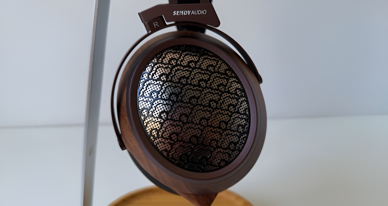 Sendy Audio Egret Review: Beautiful Planar Headphones That Put Music Before Analysis 13 Sendy Audio's latest planar headphones deliver a warm, musical presentation that prioritizes long-term listening enjoyment over analytical precision.