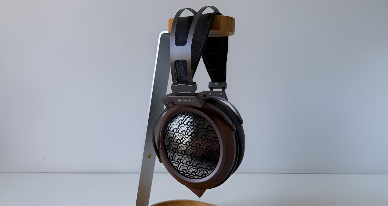 Sendy Audio Egret Review: Beautiful Planar Headphones That Put Music Before Analysis 15 The Sendy Audio Egret proves that premium craftsmanship, elegant design, and engaging planar magnetic performance don't have to come with a four-figure price tag.