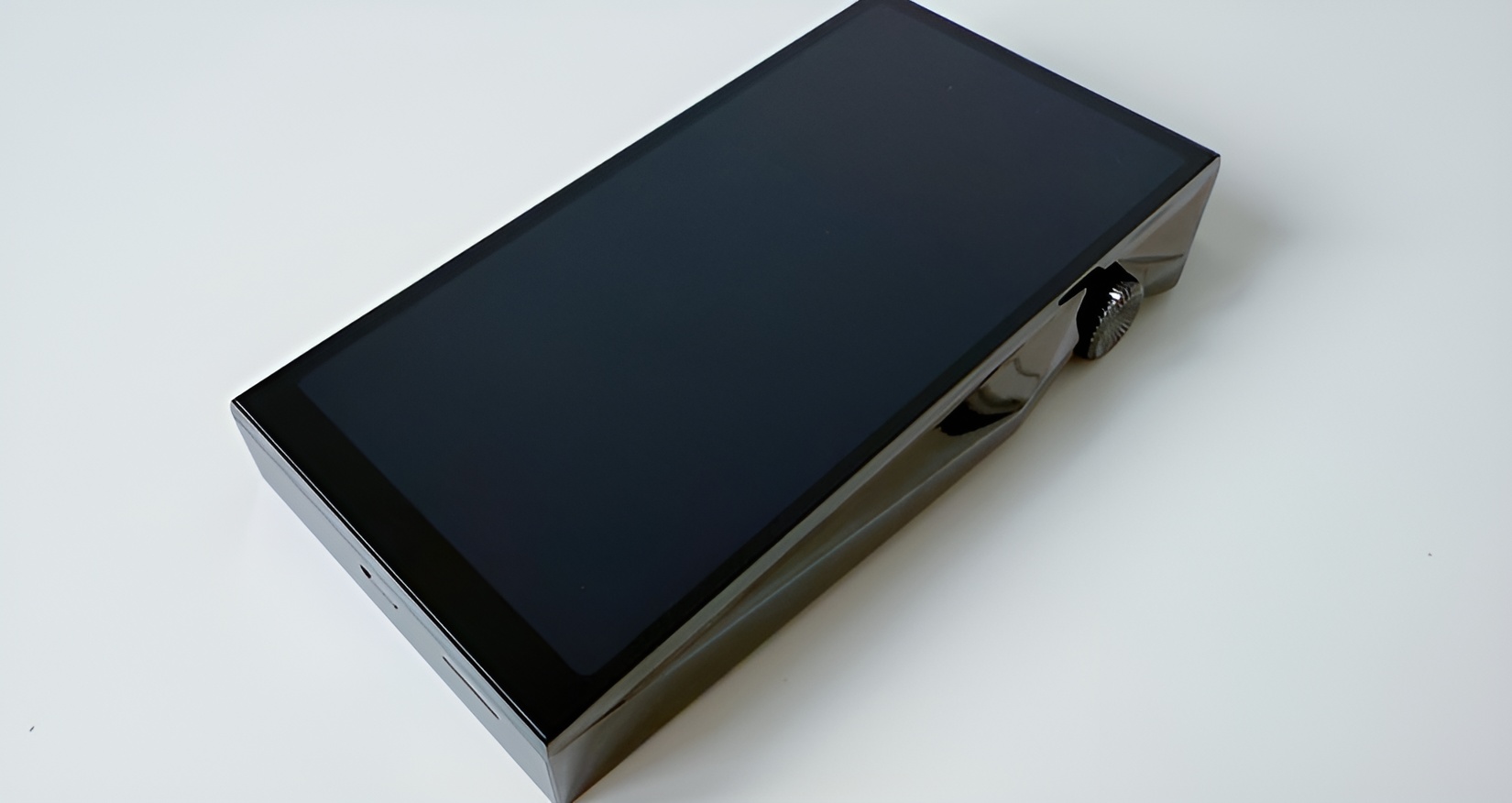 Astell&Kern A&ultima SP4000 Review: The New King of Portable Hi-Fi? 11 Inside the Astell&Kern SP4000 lies a sophisticated audio platform featuring four AK4191EQ processors and four AK4499EX DACs for uncompromising high-resolution playback.