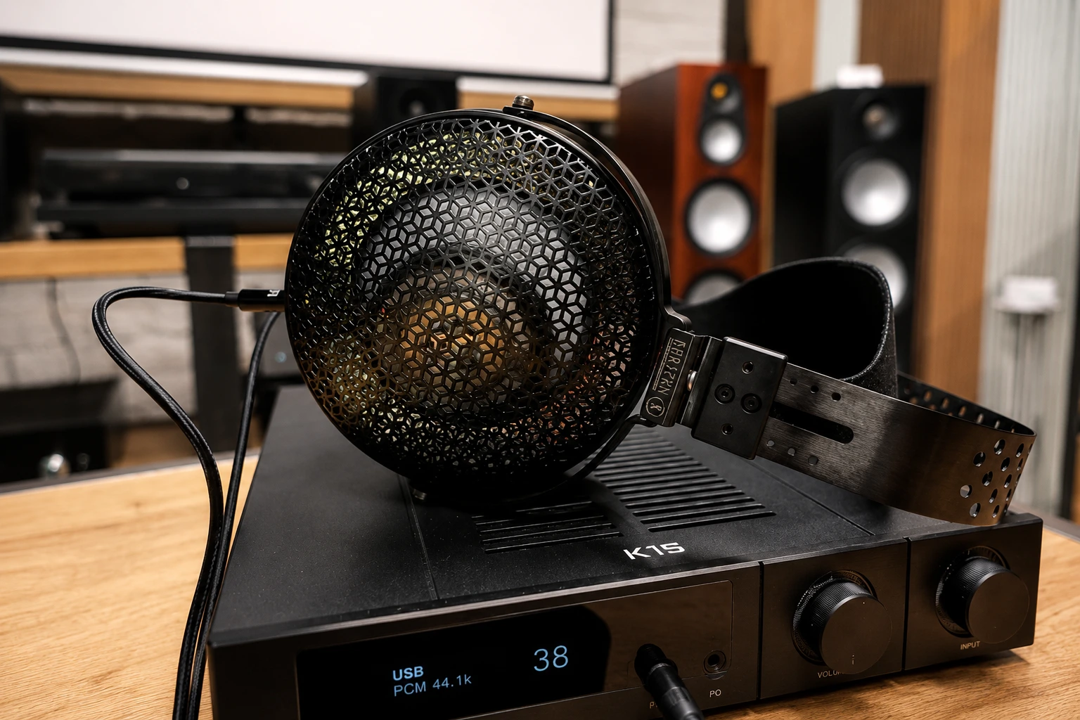 Moondrop Horizon Review: Spacious Sound and Audiophile Comfort 11 Paired with a dedicated headphone amplifier, the Horizon delivers the expansive soundstage, natural tonality, and effortless detail that make it a standout among affordable audiophile headphones.