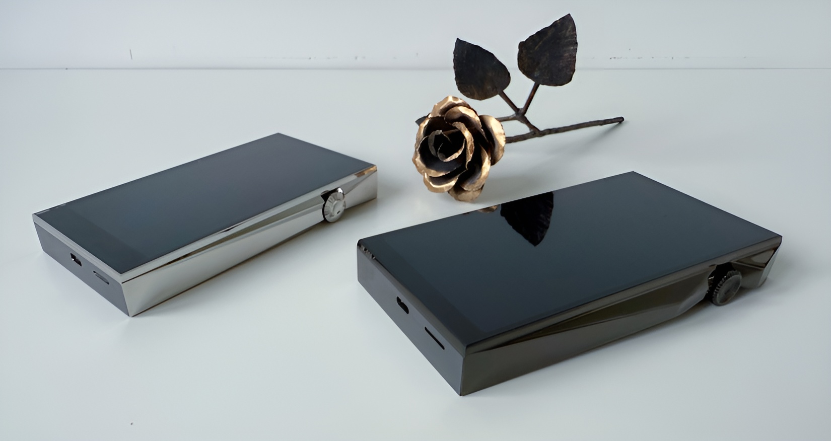 Astell&Kern A&ultima SP4000 Review: The New King of Portable Hi-Fi? 14 Astell&Kern SP4000 vs SP3000: The new SP4000 (left) and its acclaimed predecessor, the SP3000 (right). While both represent the pinnacle of portable Hi-Fi engineering, the SP4000 introduces a larger soundstage, improved resolution, greater dynamic expression, and a more immersive listening experience, setting a new benchmark for flagship digital audio players.